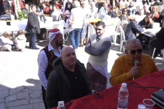 Μια συγγνώμη για το «χιούμορ» με τους νεκρούς στη Χίο