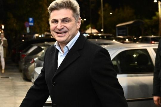 Από κόμματος εις κόμμα…