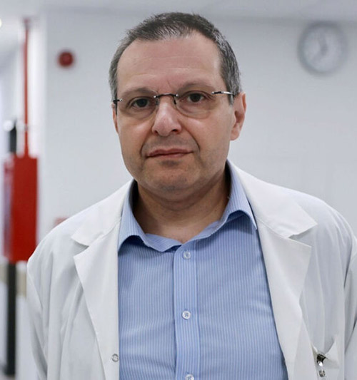 Γιώργος Παπαδήμας, υπεύθυνος του Ειδικού Ιατρείου Μυϊκών Παθήσεων και του Εργαστηρίου Μυοπαθολογίας του Αιγινήτειου Νοσοκομείου