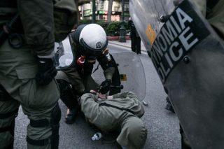Να λήξει επιτέλους η ομηρία των... συντρόφων και συντροφισσών