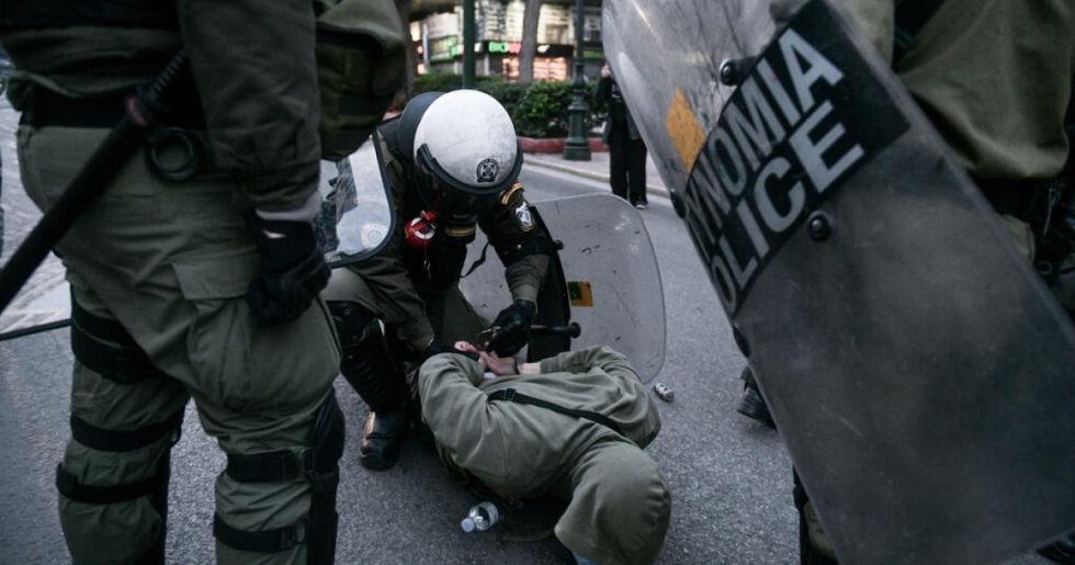 Να λήξει επιτέλους η ομηρία των... συντρόφων και συντροφισσών