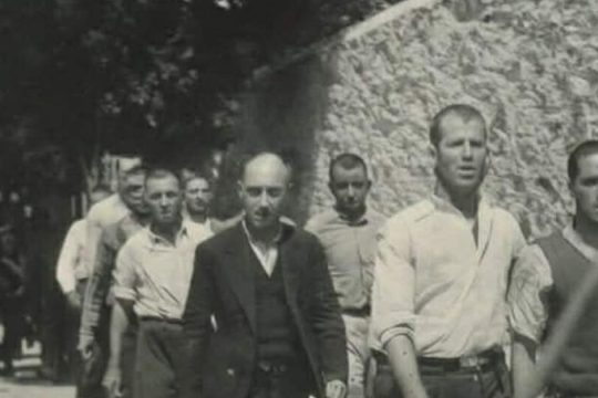 Οι φωτογραφίες των 200 της Καισαριανής και η Ιστορία