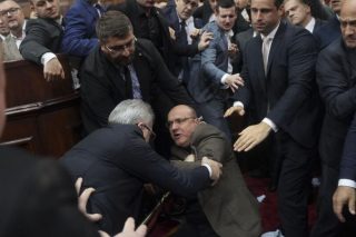 Τι σημαίνει: Απασφαλίζω