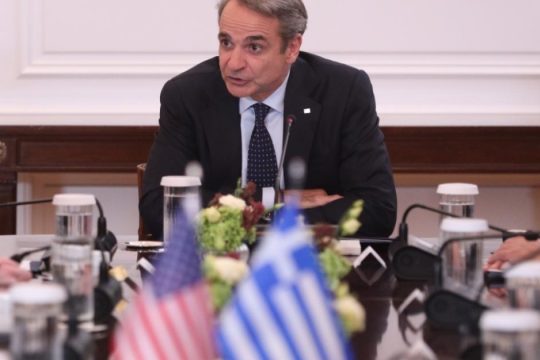 Η ταύτιση με τις ΗΠΑ μάς ωφελεί;