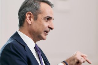 Γιατί, κύριε Μητσοτάκη;