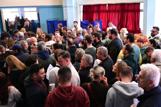 Εκλογές συνέδρων ΠΑΣΟΚ: Στις 150.000 υπολογίζεται η συμμετοχή
