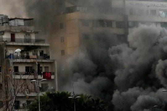 Η πολιτική με άλλα μέσα