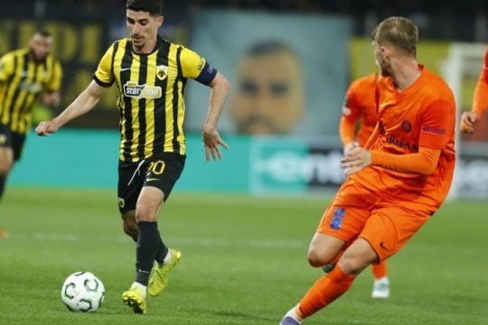 Ανησύχησε αλλά πέρασε στους 8 του Conference League η ΑΕΚ