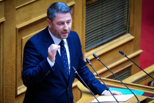 Επίθεση Ανδρουλάκη στις τράπεζες: Να σταματήσει το κερδοσκοπικό πάρτι