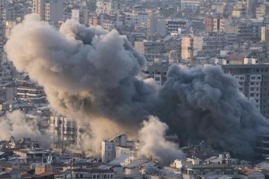Σφοδρά πλήγματα στη Βηρυτό - Ο ισραηλινός στρατός προωθείται στα νότια