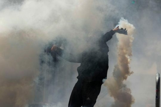 Πλημμύρισε από την οργή των φοιτητών το Σαντιάγο - Μαζική αντίδραση στα μέτρα λιτότητας του ακροδεξιού Καστ [εικόνες]