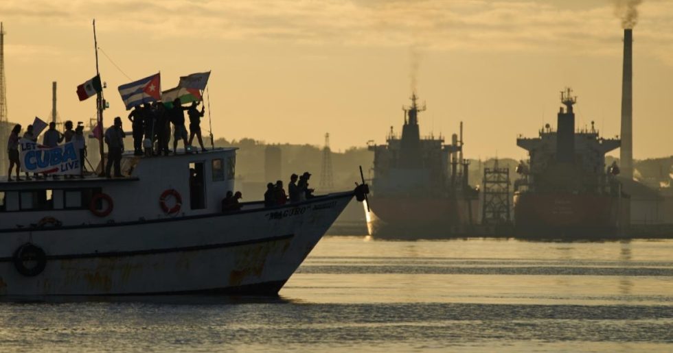 Αγνοούνται 9 άτομα με δύο ιστιοφόρα που μετέφεραν ανθρωπιστική βοήθεια στη Κούβα