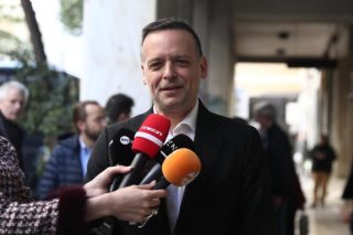 ΠΑΣΟΚ: Ικανοποίηση στο επιτελείο Χάρη Δούκα για την εκλογή 750 συνέδρων - «Να κλείσουμε την πόρτα στην Δεξιά»