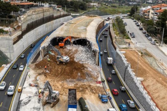 Έργα Flyover: Εντυπωσιακές εικόνες από την στιγμή της κατεδάφισης του τούνελ στον Περιφερειακό