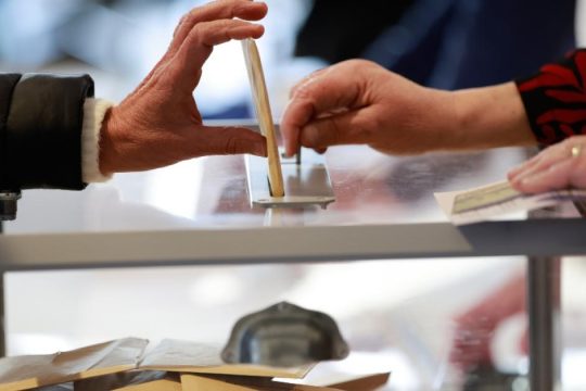 Δημοτικές εκλογές στη Γαλλία: Σημαντικές νίκες της Αριστεράς σε κομβικούς δήμους