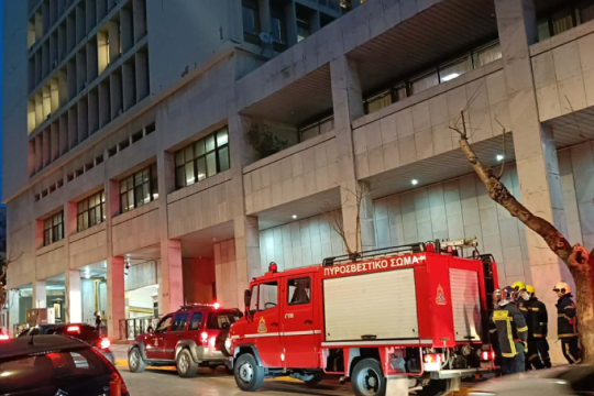 Συναγερμός στη ΓΑΔΑ για άνδρα με εκρηκτικά - Ελεγχόμενη έκρηξη σε δύο χειροβομβίδες