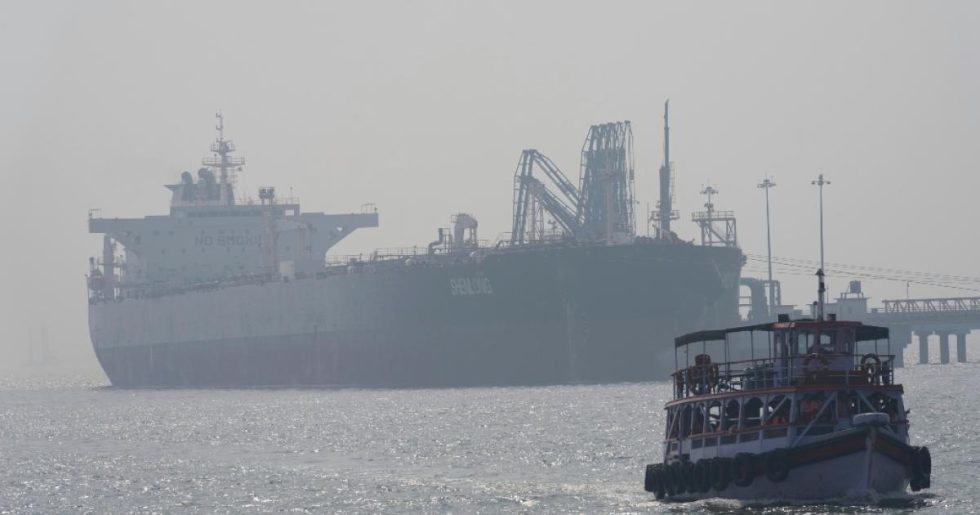 Ο IMO συγκαλεί έκτακτη συνεδρίαση για την κατάσταση στα Στενά του Ορμούζ