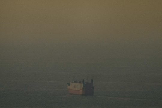 Οι Φρουροί της Επανάστασης προειδοποιούν τα πλοία να μην πλησιάζουν στα Στενά του Ορμούζ
