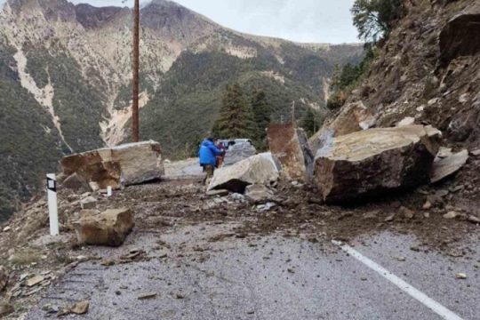 Κατολισθήσεις και προβλήματα ηλεκτροδότησης στην Καρδίτσα μετά τον σεισμό 4,8 Ρίχτερ