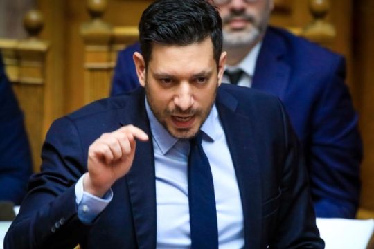 Ο έντονος διάλογος Κυρανάκη με τους «γαλάζιους» βουλευτές