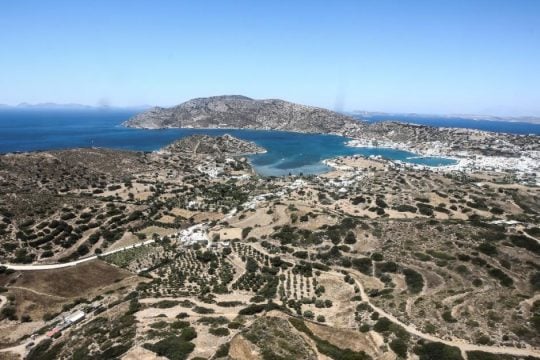 Η Sun ανακάλυψε το μικρό νησί του Αιγαίου που επισκέπτονται οι εκατομμυριούχοι