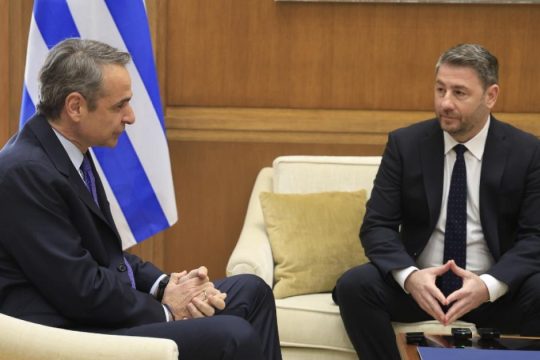 Ο διάλογος Μητσοτάκη - Ανδρουλάκη για τις εξελίξεις στη Μέση Ανατολή [βίντεο]