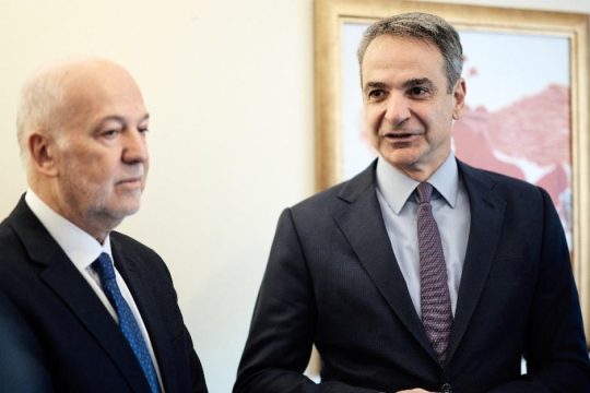Ο Μητσοτάκης αδειάζει Φλωρίδη για τη δίκη των Τεμπών: «Ελλιπής η οργάνωση»