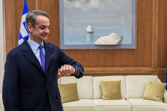 Το καρφί Μητσοτάκη για την «ώρα ΠΑΣΟΚ» -Επειδή άργησε τέσσερα λεπτά ο Ανδρουλάκης