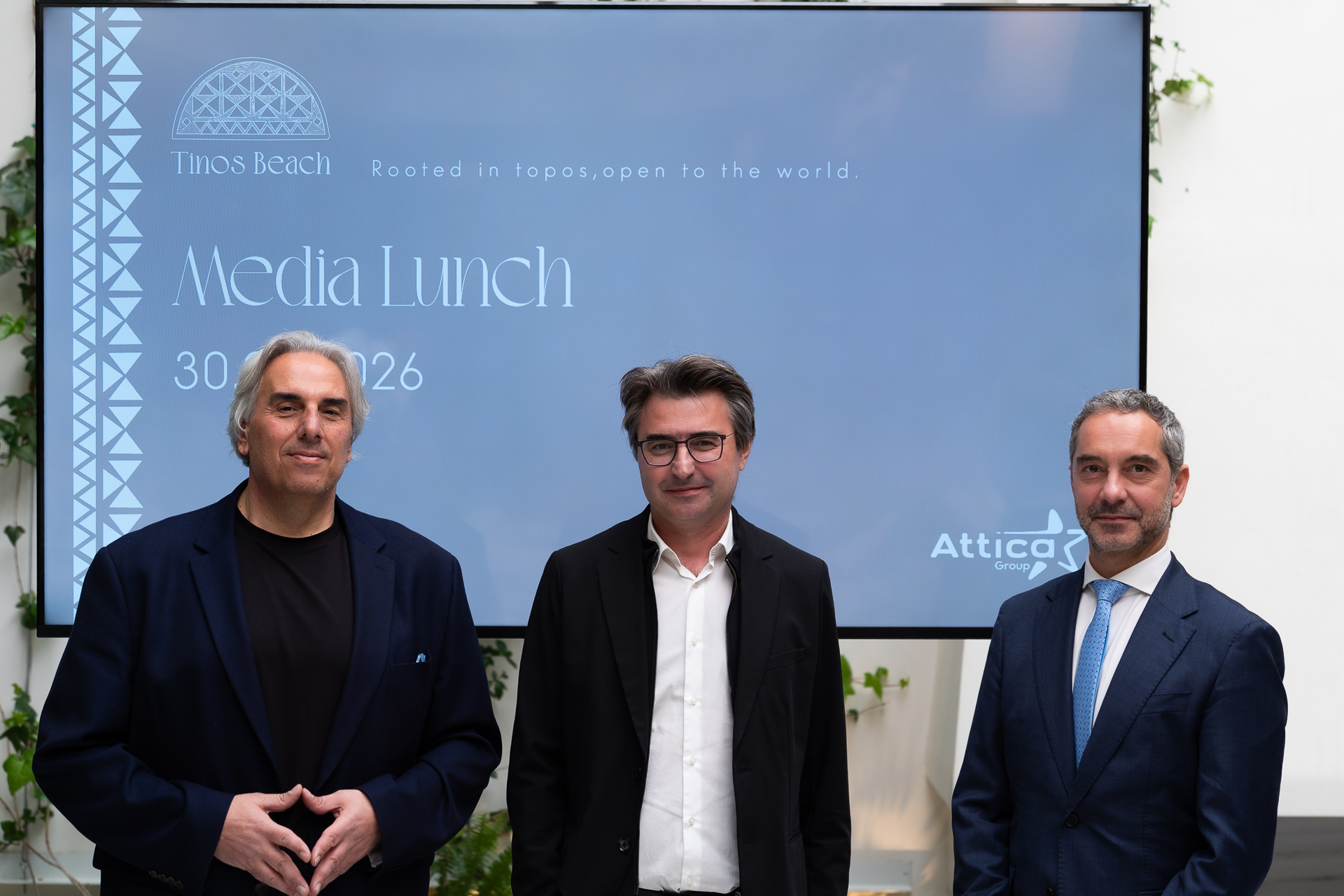Από αριστερά: κ. Παναγιώτης Κροντηράς - Δήμαρχος Τήνου, κ. Γιώργος Τσολάκης - Eπικεφαλής του γραφείου “Tsolakis Architects+Partners”, κ. Πάνος Δικαίος - Διευθύνων Σύμβουλος της Attica Group. | Attica Group