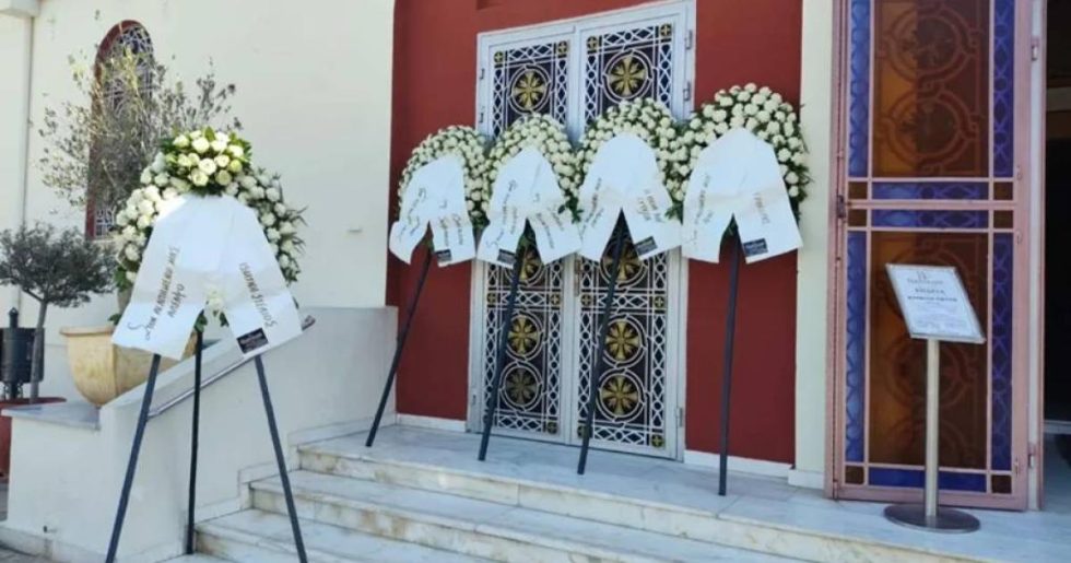 Βαθιά οδύνη στην κηδεία του 25χρονου στην Πολίχνη που σκοτώθηκε σε τροχαίο (εικόνες - βίντεο)