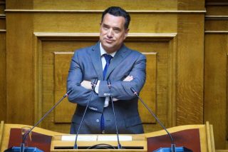 Τι έκανε ο Αδωνις στην κρεβατοκάμαρα;