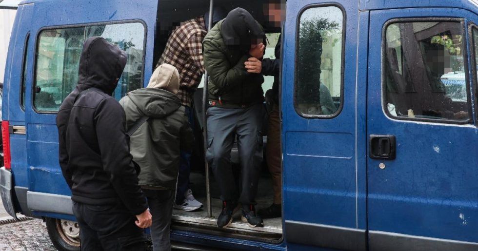 Κύκλωμα απάτης σε βάρος του ΕΦΚΑ: Στη φυλακή δύο λογιστές, ένας διαφημιστής και ο αδερφός παίκτη ριάλιτι