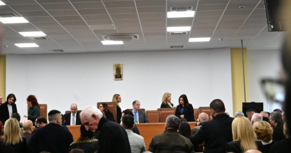 Δίκη Τεμπών: Είσοδος μόνο με ταυτότητα και με αυστηρή σειρά προτεραιότητας – Face control από την ΕΛ.ΑΣ.