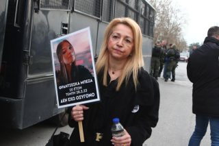 Τέμπη: «Κάποια στιγμή πρέπει να ηρεμήσουν αυτές οι ψυχές» - Πολίτες ζητούν δικαιοσύνη [βίντεο]