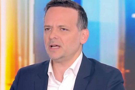 Ενστάσεις και από Δούκα: «Φύρδην μίγδην» η διεύρυνση του ΠΑΣΟΚ - «Να μην παίρνουμε στελέχη από το τσουβάλι»