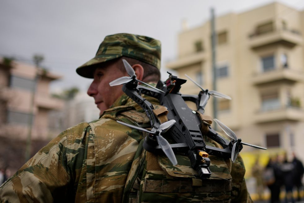 Με τα νέα οπλικά συστήματα η μεγάλη παρέλαση για την 25η Μαρτίου στο κέντρο της Αθήνας [εικόνες – βίντεο]