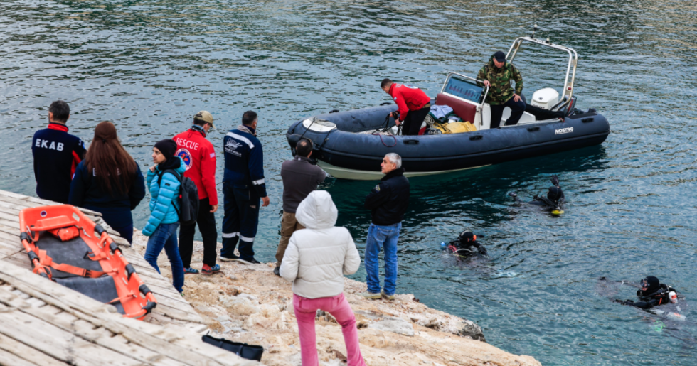 «Το ρεύμα τον ρούφηξε, προσπαθούσε 40 λεπτά να σωθεί» - Ο φίλος του δύτη περιγράφει όσα έγιναν στο «πηγάδι του διαβόλου»