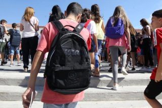 Οι σχολικές εκδρομές δεν πρέπει να είναι μια βόμβα έτοιμη να σκάσει στα χέρια του εκπαιδευτικού