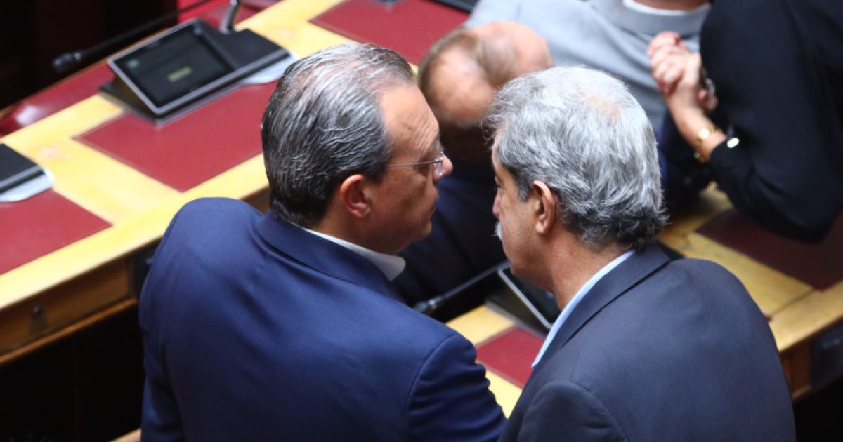 Τρικυμία στο φλιτζανάκι του καφέ