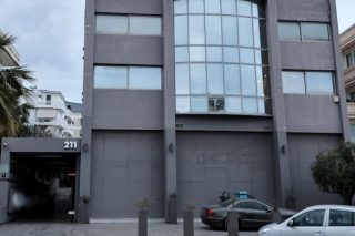 Πάνω από 300 πλαστούς πίνακες είχε ο γκαλερίστας Τσαγκαράκης - Τον «έκαψε» ένα ευαγγέλιο του 1745 [βίντεο]