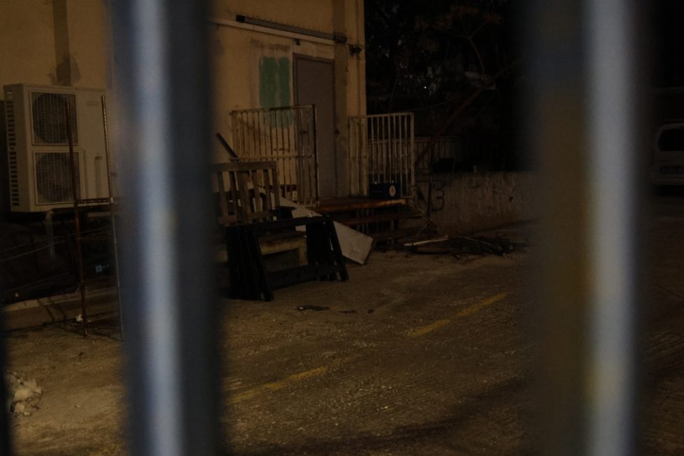 Πάνω από 300 πλαστούς πίνακες είχε ο γκαλερίστας Τσαγκαράκης – Τον «έκαψε» ένα ευαγγέλιο του 1745 [βίντεο]