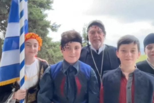 25η Μαρτίου στη Γαύδο: Μαθητές από τη Βούλα παρέλασαν στο νησί χωρίς μαθητές [βίντεο]