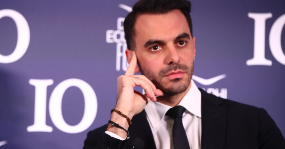 Από το «ποτέ με τη δεξιά» στο «παιδιά ψυχραιμία»: Το εσωκομματικό καρφί κατά του Μ. Χριστοδουλάκη