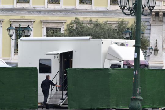 Η πλατεία Κοτζιά έγινε χολιγουντιανό στούντιο για τον Μπραντ Πιτ [εικόνες + βίντεο]