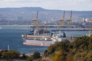 Αντιδρούν τα ναυτεργατικά σωματεία για το χτύπημα στο ελληνικό δεξαμενόπλοιο στη Μαύρη Θάλασσα