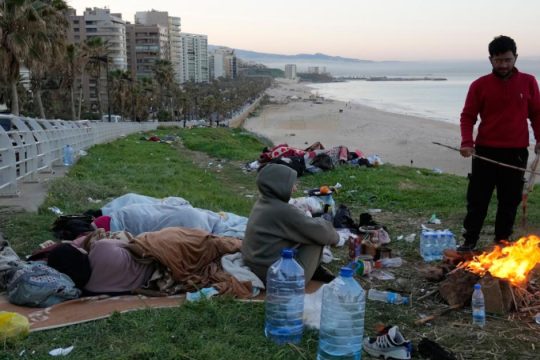 Μεγαλώνει η καταστροφή στον Λίβανο με εκατοντάδες νεκρούς και χιλιάδες εκτοπισμένους