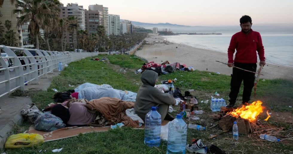 Μεγαλώνει η καταστροφή στον Λίβανο με εκατοντάδες νεκρούς και χιλιάδες εκτοπισμένους