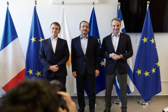 «Η Κύπρος δεν θα είναι ποτέ μόνη» - Οι κοινές δηλώσεις Μητσοτάκη, Χριστοδουλίδη, Μακρόν