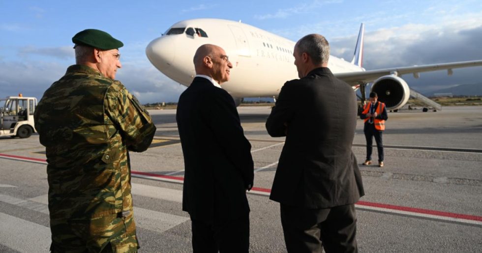 Ο Νίκος Δένδιας μεταβαίνει στα Ηνωμένα Αραβικά Εμιράτα