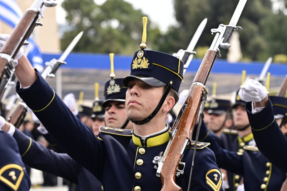 Με τα νέα οπλικά συστήματα η μεγάλη παρέλαση για την 25η Μαρτίου στο κέντρο της Αθήνας [εικόνες – βίντεο]